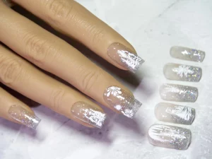 32 Sparkling Winter Glittery Snowy Nail Art Tips