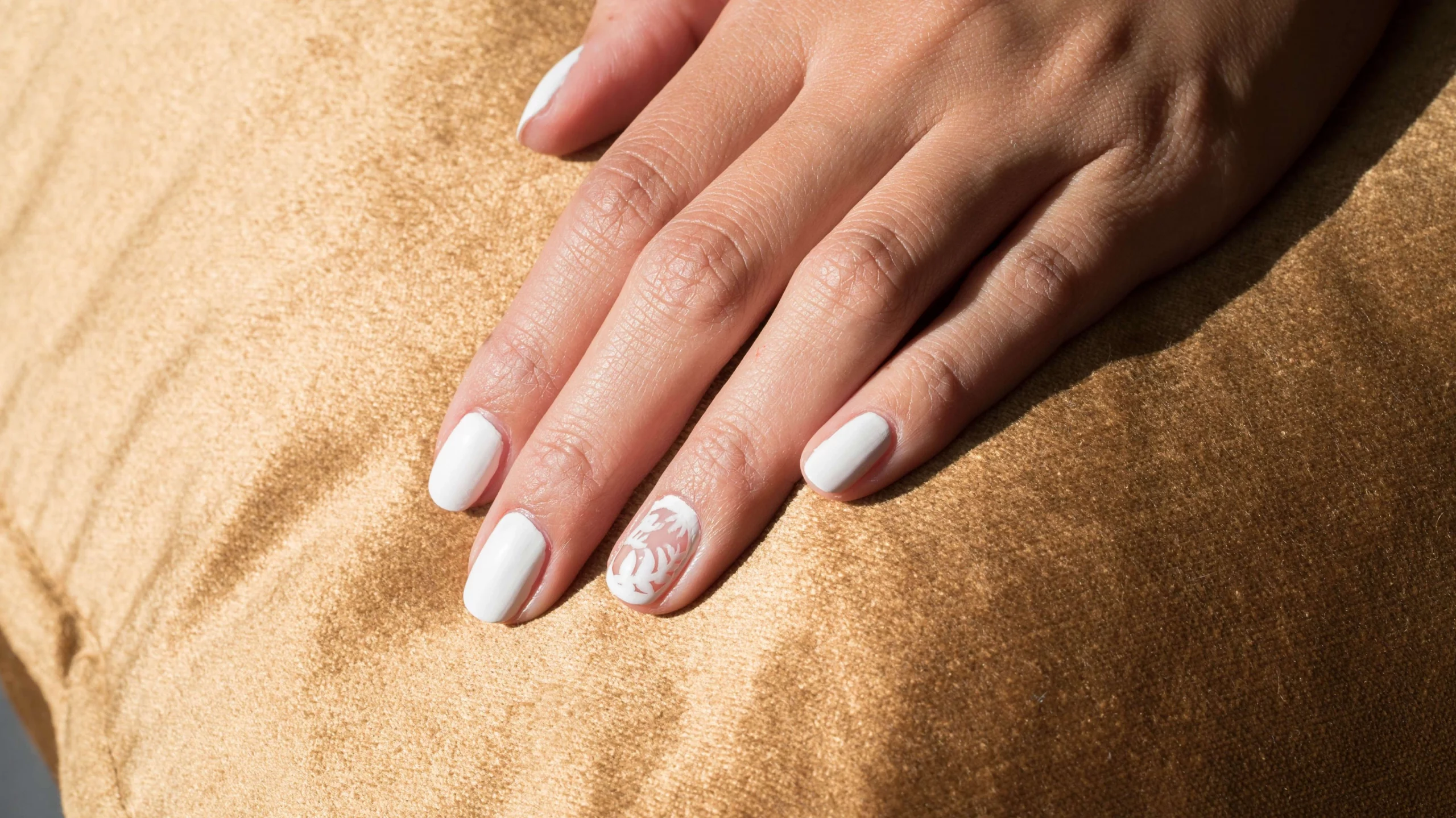 34 Sleek 2025 Classic White Nail Art Trends Rebooted