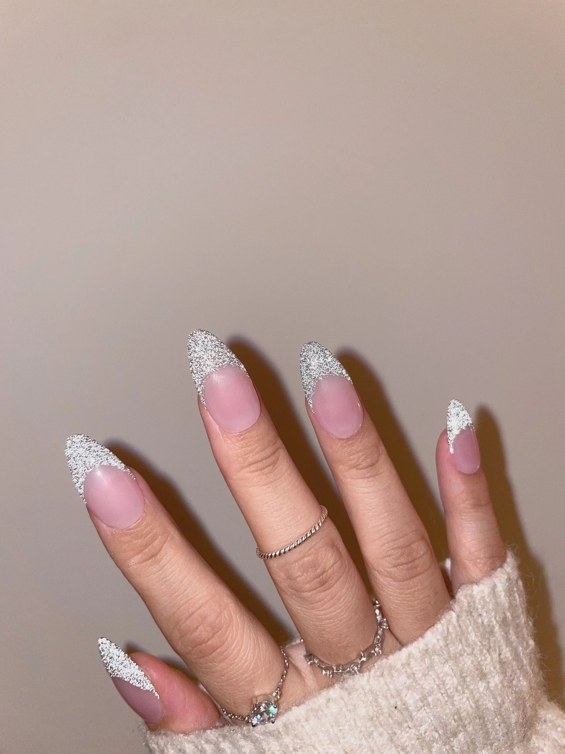24 Glittering French Tip Nails Glossy Finish And Shine