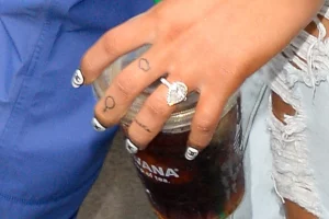 14 Iconic Ariana Grande Tattoo On Finger Insight