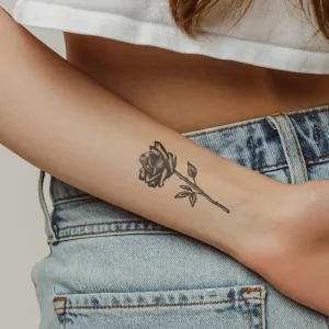 27 Elegant Black And White Rose Tattoo On Wrist