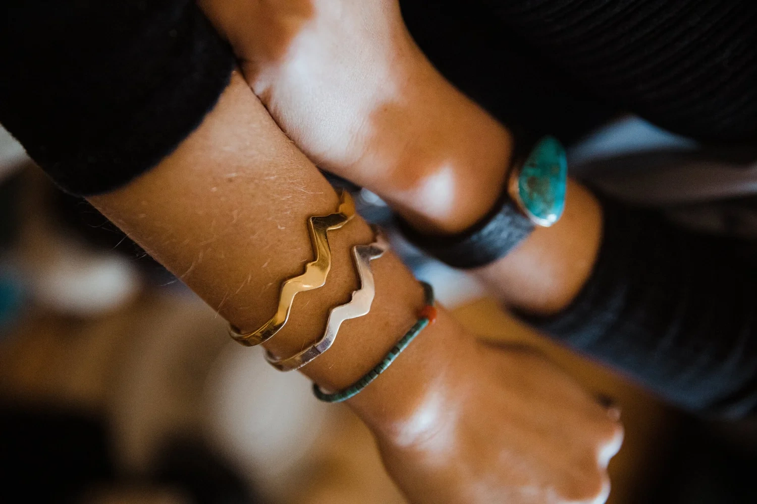 27 Bold Bracelets To Hide Wrist Tattoos And Be Confident