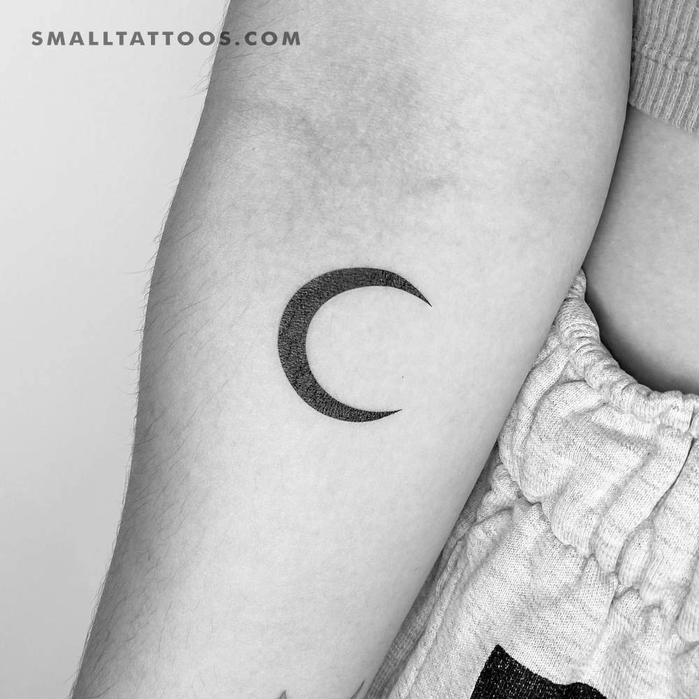 23 Bold Crescent Moon Tattoos For Men Powerful Pulse