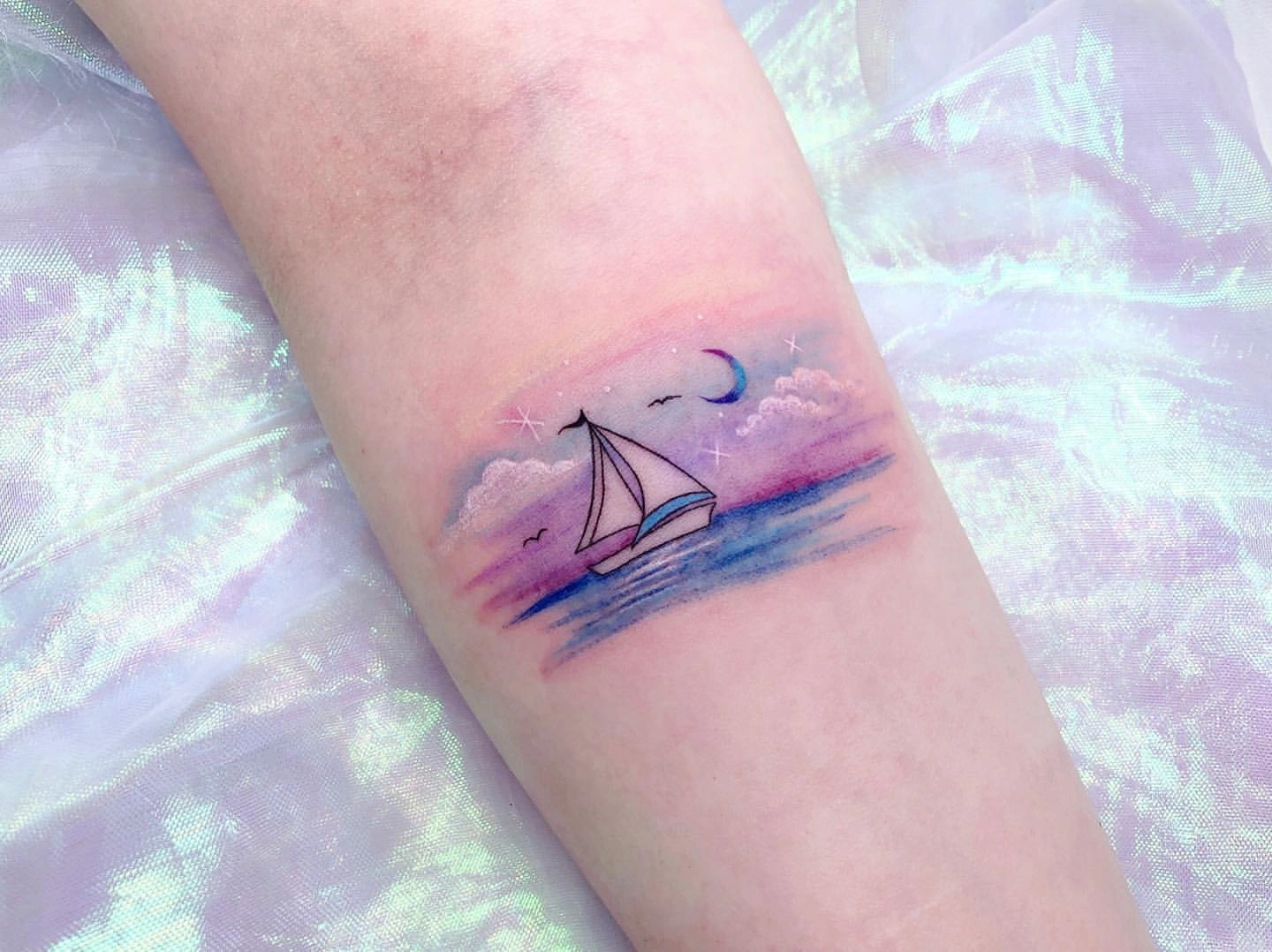 24 Chic Feminine Small Ocean Themed Tattoos: Ocean Calm
