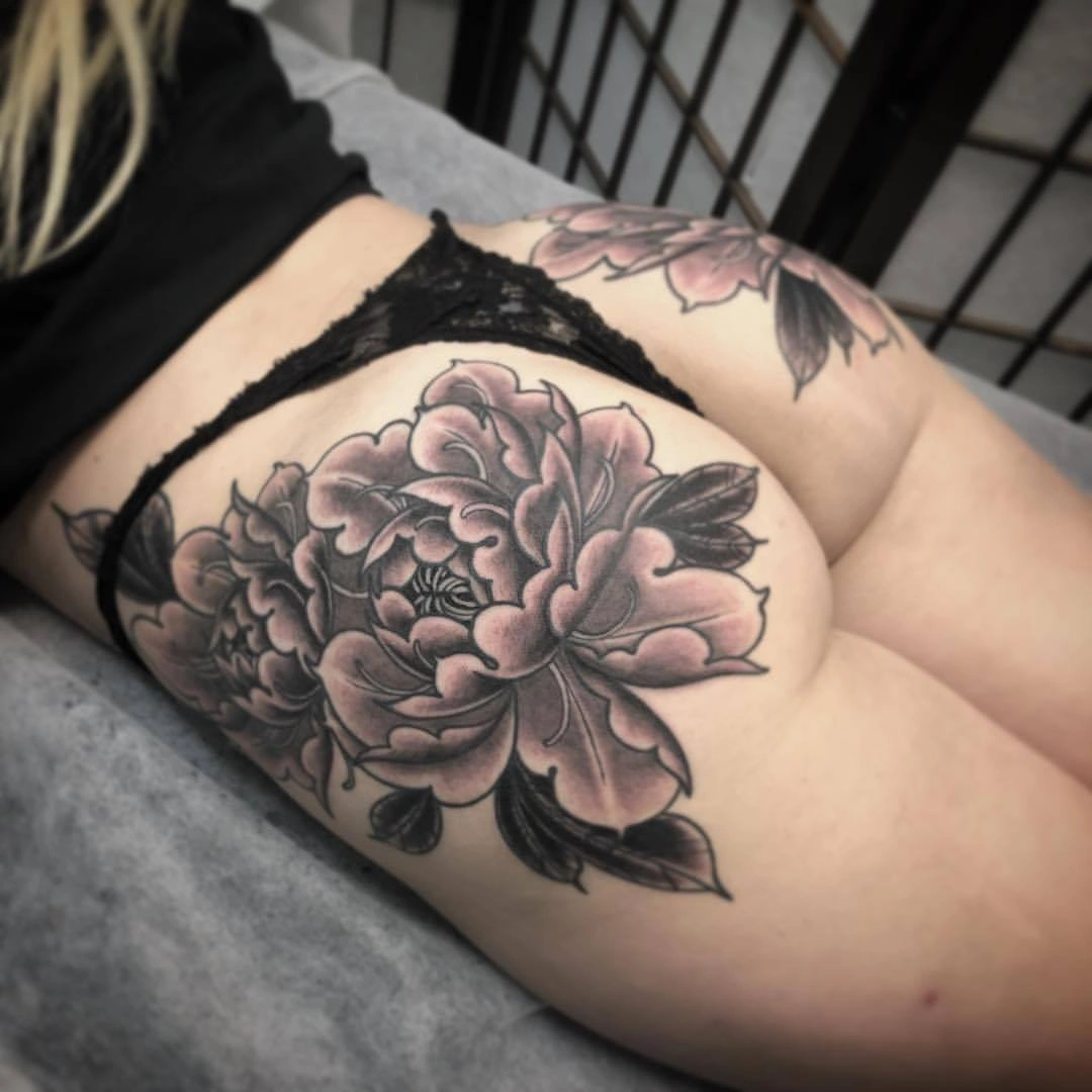 14 Elegant Flower Tattoos On The Butt Sparkle & Power