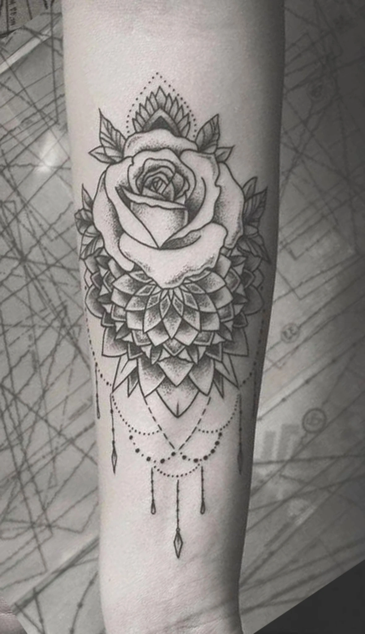 11 Stunning Forearm Female Rose Tattoo Designs For Chic