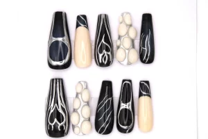 25 Chic Futuristic Black Silver Nail Look