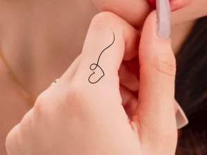 32 Heartful Love With Heart Ring Tattoos On Fingers