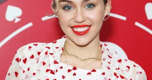 11 Bold Miley Cyrus Tattoo On Lip That Still Slays