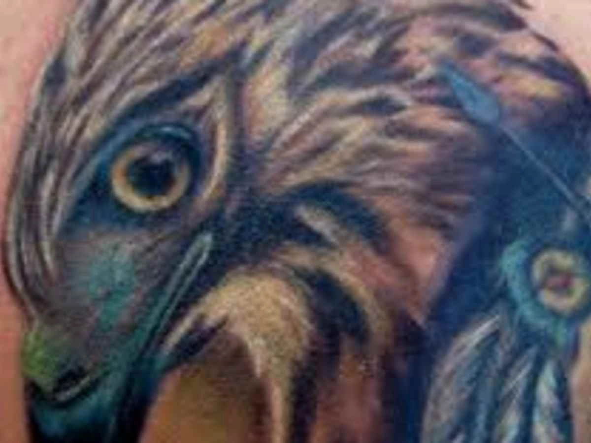 16 Bold Native American Red Tailed Hawk Tattoo Silent