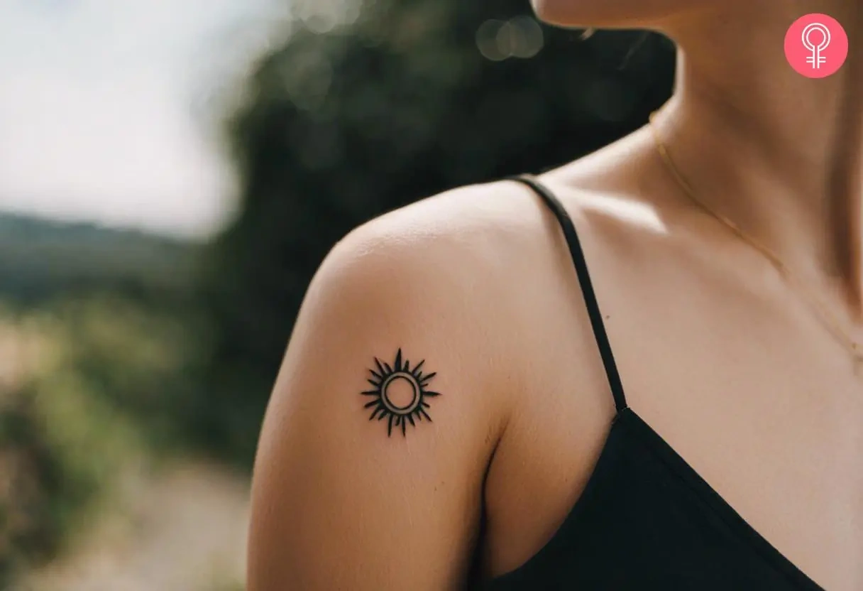 25 Trendy Small Back Of Shoulder Tattoos For Vibes