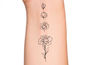 37 Elegant Small Roses Tattoos For Females