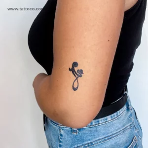 22 Elegant Small Tattoos For Mother And Daughter