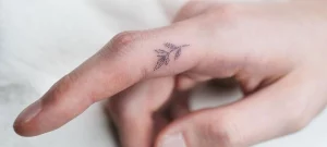 10 Tattoos Between Thumb & Pointer Finger: Quick Guide