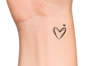 20 Tiny Heart Small Heart Face Tattoos For Daily Charm